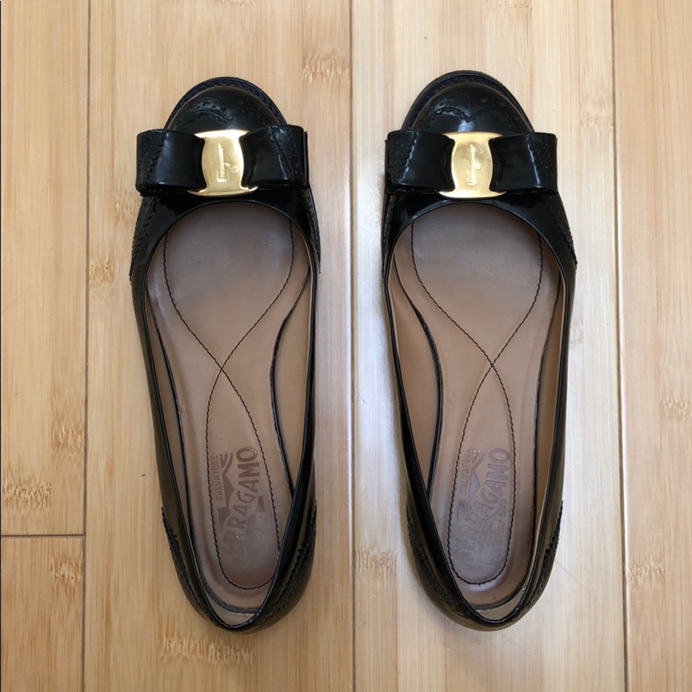 Salvatore Ferragamo Black Ballet Flats W5.5